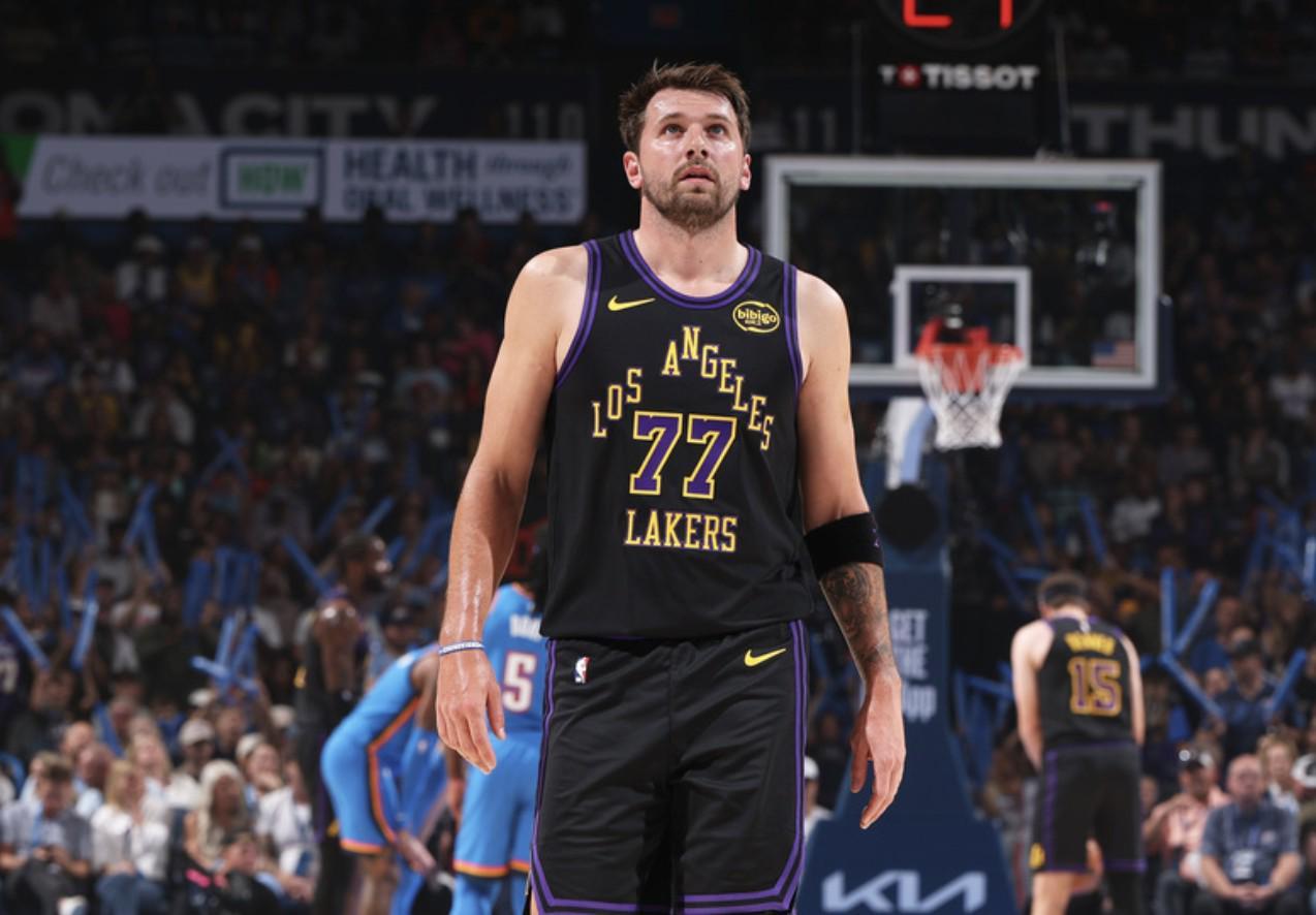 金年会官网入口-ESPN：东契奇左腿筋受伤，将在当地时间周五进行核磁共振检查